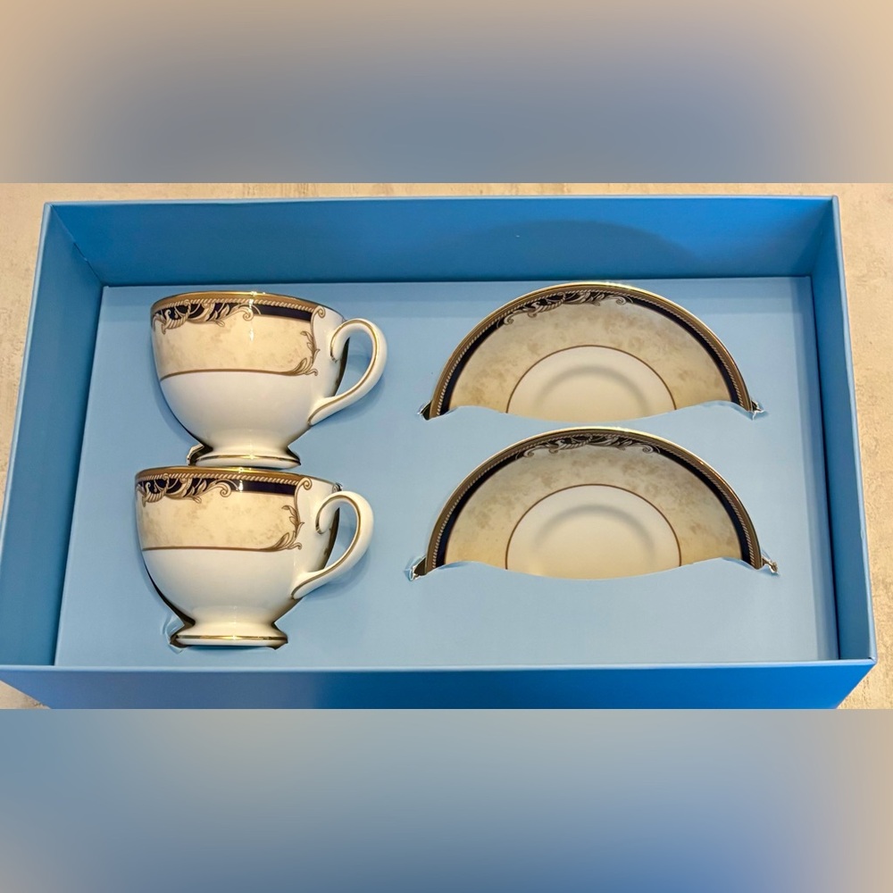 Wedgwood Cornucopia Bone China Tea Cup Set